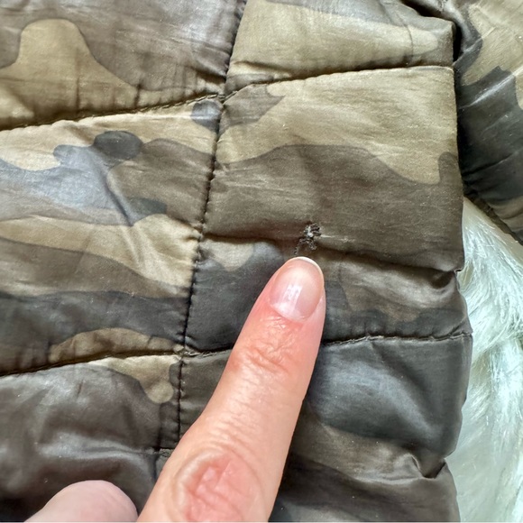 (💚4/$20) Camp Puffer Jacket with Hood - Picture 2 of 2